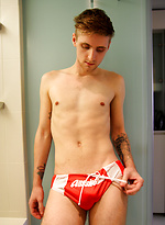 Sydney bottom boy - Axle Dean strips in Ben's bathroom