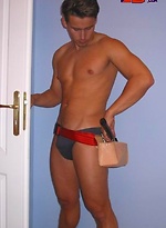 Amateur muscled stud