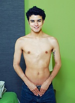 Austin Fox Busts A Nut