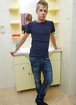 Blonde twink Chris Jansen jerks off in the bathroom.