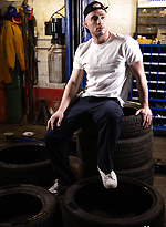 Bromo Aiden Jacobs, Zach Damien