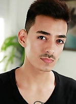 Skinny twinks having fun fucking each other in a threesome